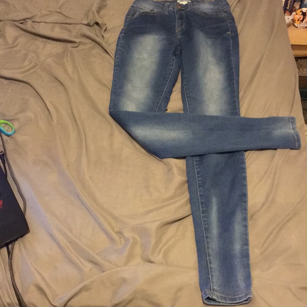 Mudd Stretchy light/dark denim jeans